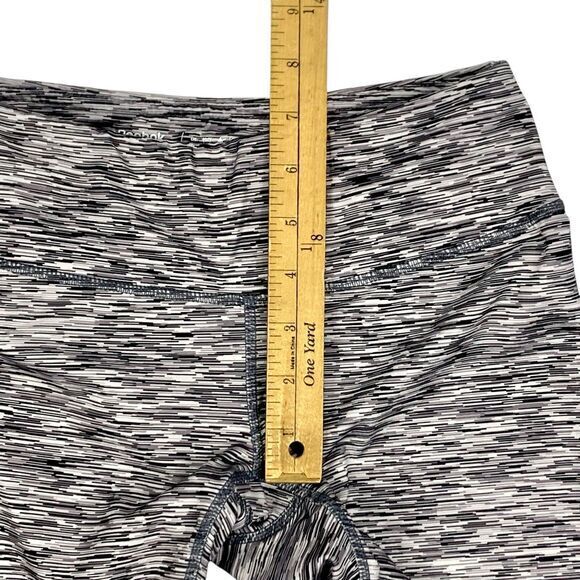 Reebook Athletic Capri Leggings XS Printed Gray Yoga Pilates Workout Gym Pull On - Picture 9 of 13